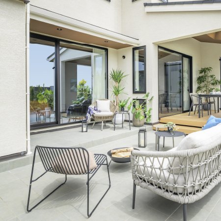 202502_terrace.jpg